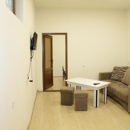 Tempus Hotel-Hostel 예레반 외부 사진