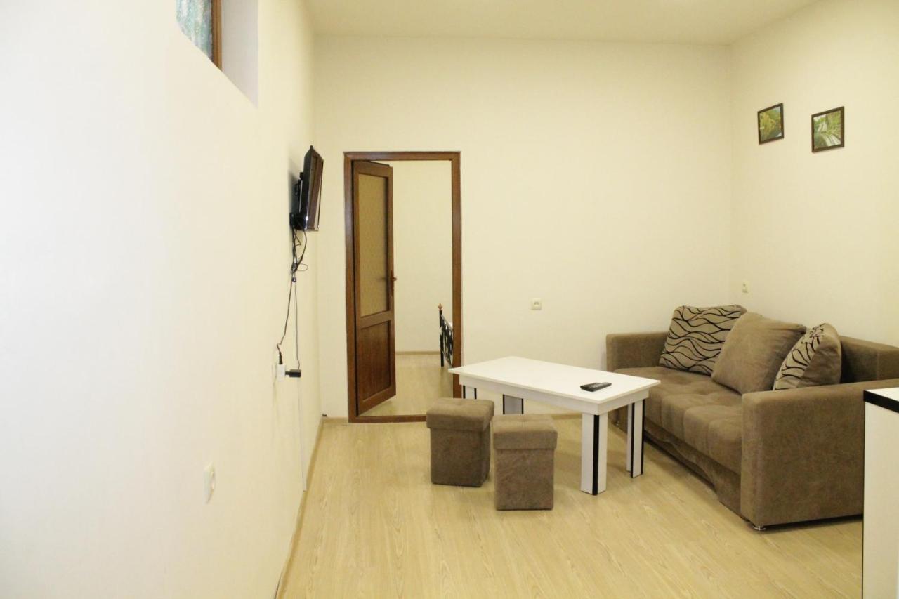 Tempus Hotel-Hostel 예레반 외부 사진