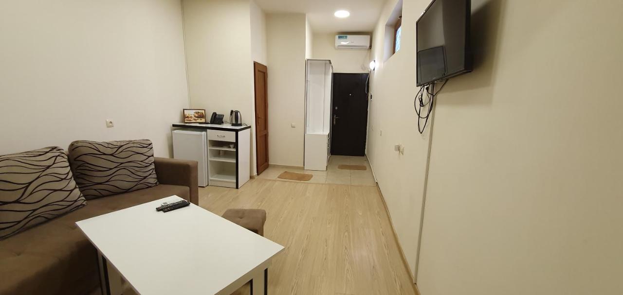 Tempus Hotel-Hostel 예레반 외부 사진
