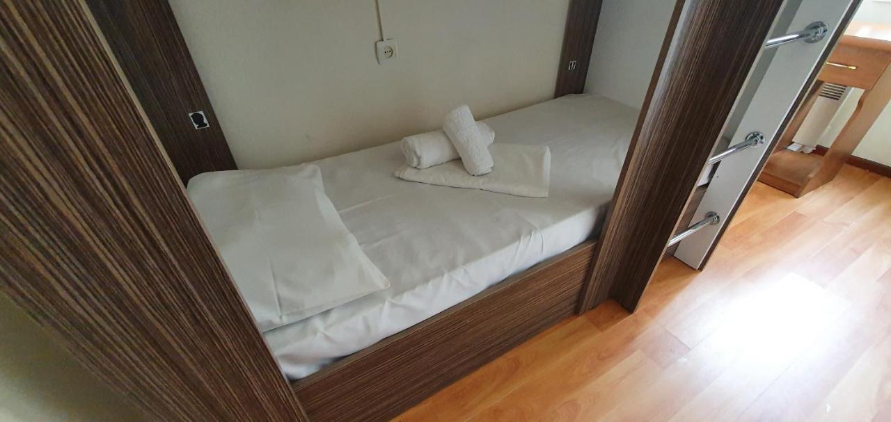 Tempus Hotel-Hostel 예레반 외부 사진